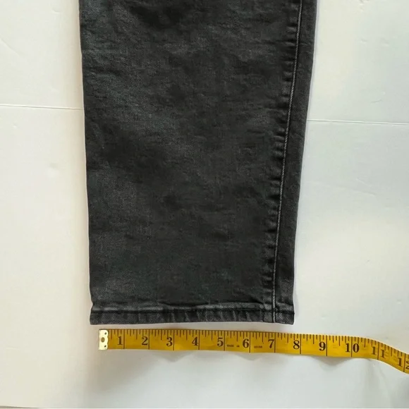 Old Navy High-Rise OG Loose Secret-Smooth Pockets Jeans Black Wash Size 6 Petite - Picture 10 of 12